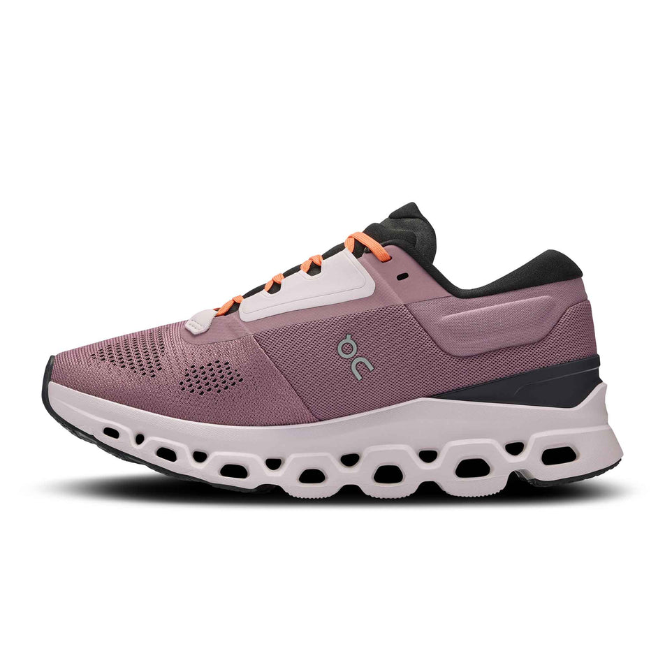 Lateral side of the right shoe from a pair of On Women's Cloudstratus 3 Running Shoes in the Quartz/Lily colourway (8444731457698)