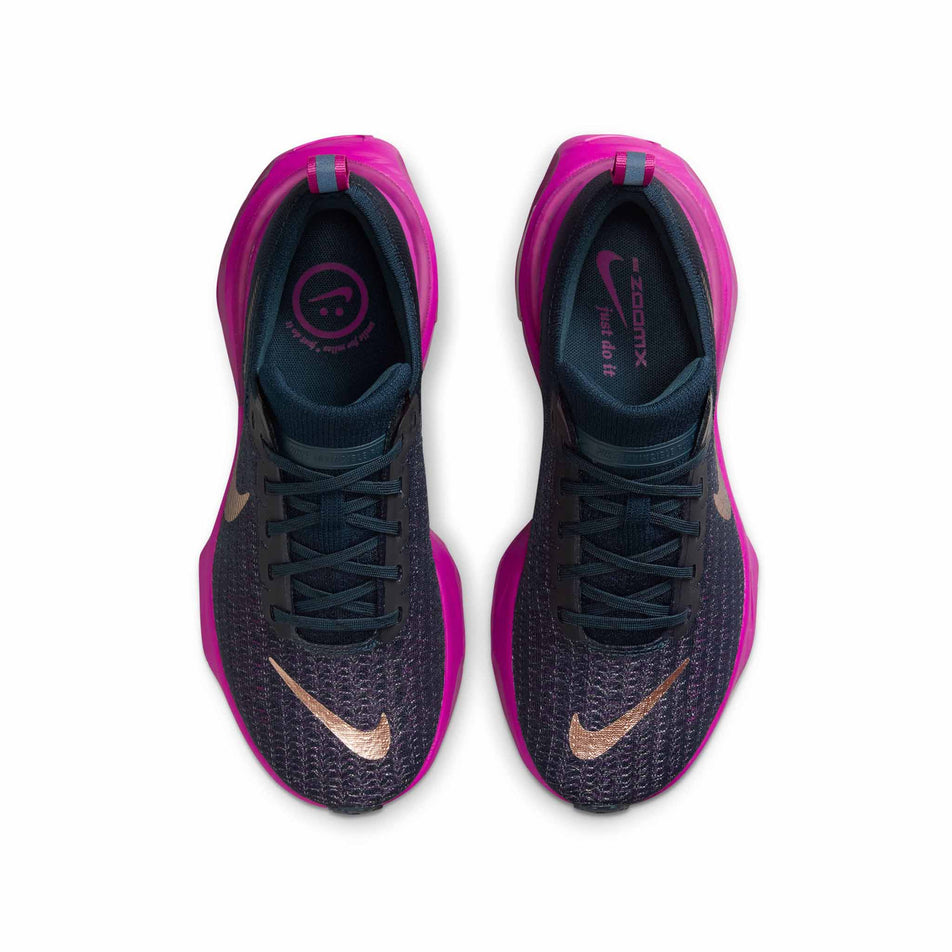 The uppers on a pair of Nike Women's Invincible 3 Road Running Shoes in the Armory Navy/Mtlc Red Bronzevivid Grape Grey colourway. (8503197335714)