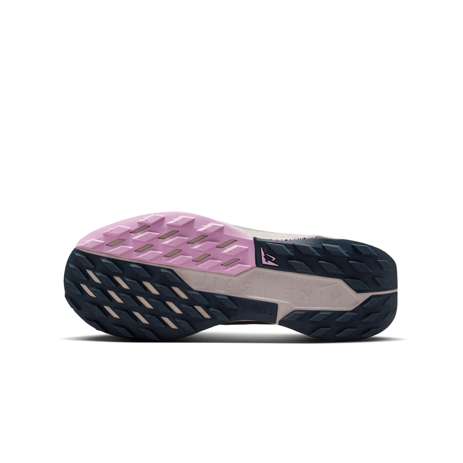 Outsole of the left shoe from a pair of Nike Women's Pegasus Trail 5 GORE-TEX Waterproof Trail Running Shoes in the Armory Navy/Armory Navy-Vintage Green colourway. (8503772643490)