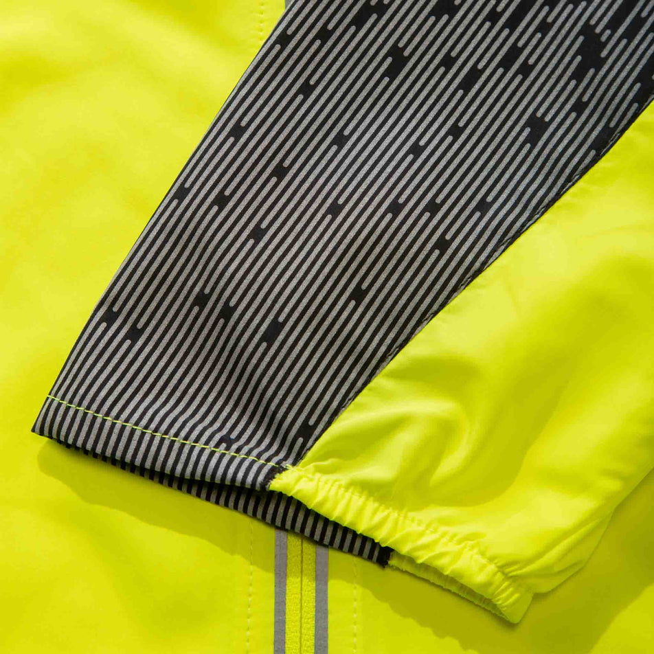 Close-up of the fabric on a Ronhill Men's Tech Reflect Jacket. (8490189095074)