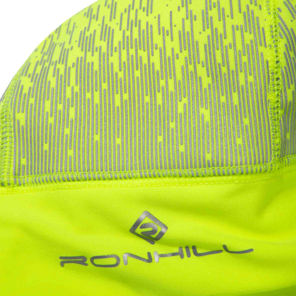 Close-up of a Ronhill Unisex Reflect Beanie's fabric. (8489143304354)