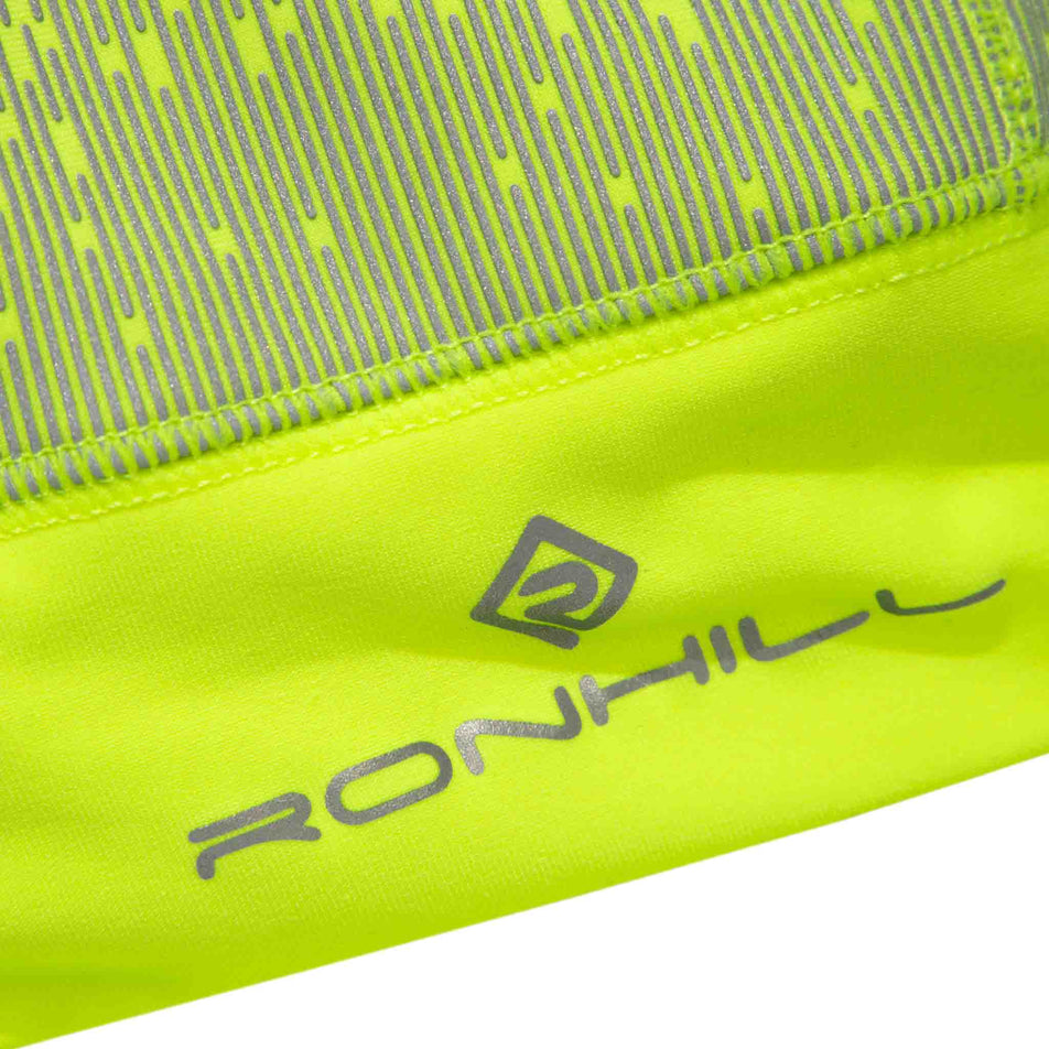 Close-up of a Ronhill Unisex Reflect Beanie's fabric. (8489143304354)