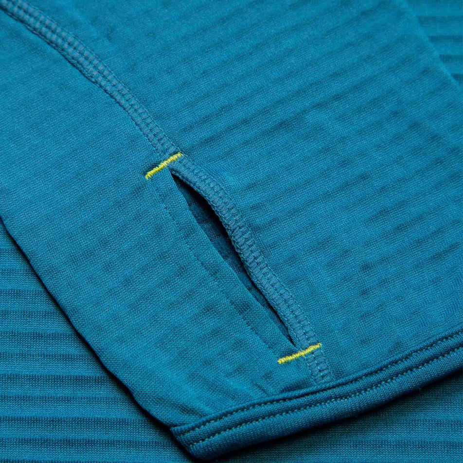 Close-up of the fabric on the outside of a Ronhill Men's Tech Winter 1/2 Zip. (8490264068258)