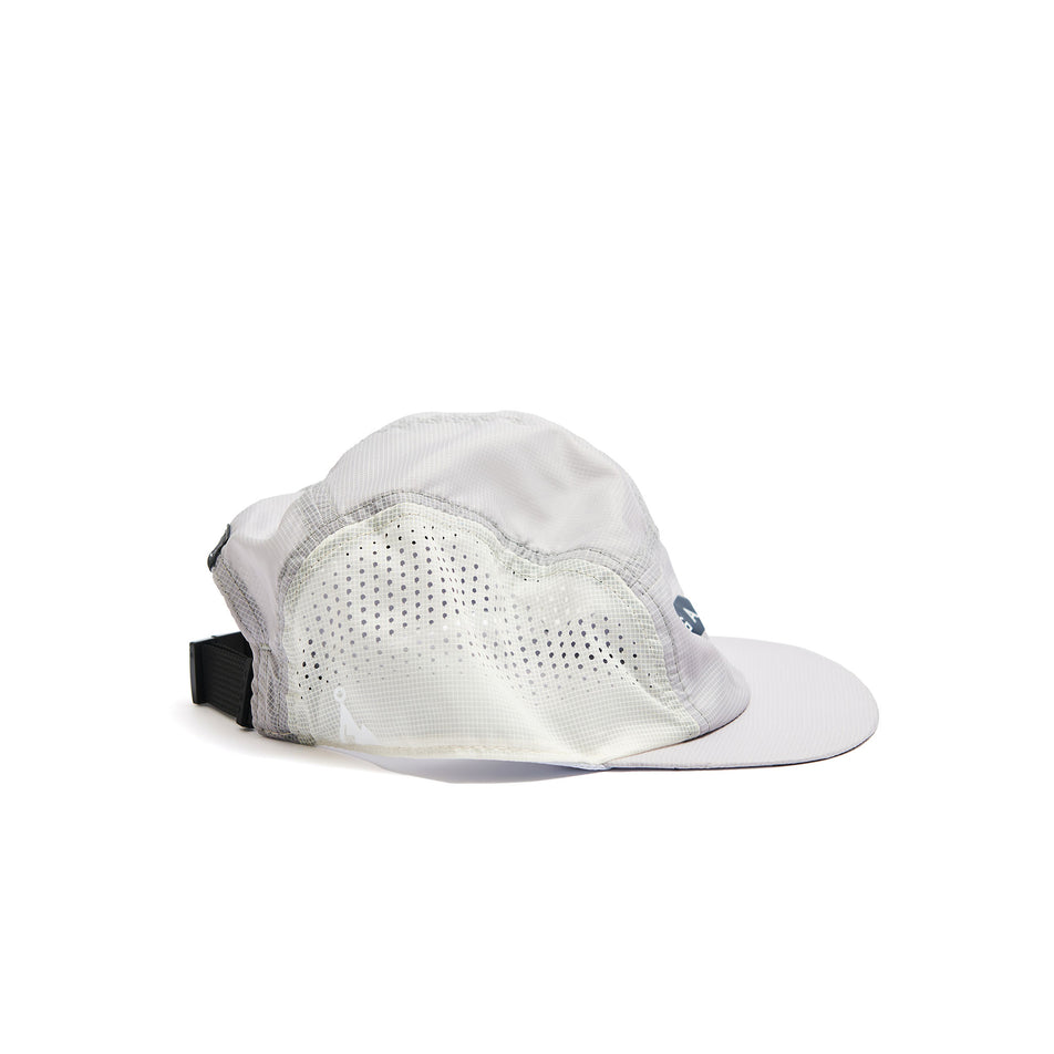 Side view of a VÅGA Unisex Wind Resistant Feather Racing Cap in the Mist Grey/Light Grey/Black colourway. (8486892404898)